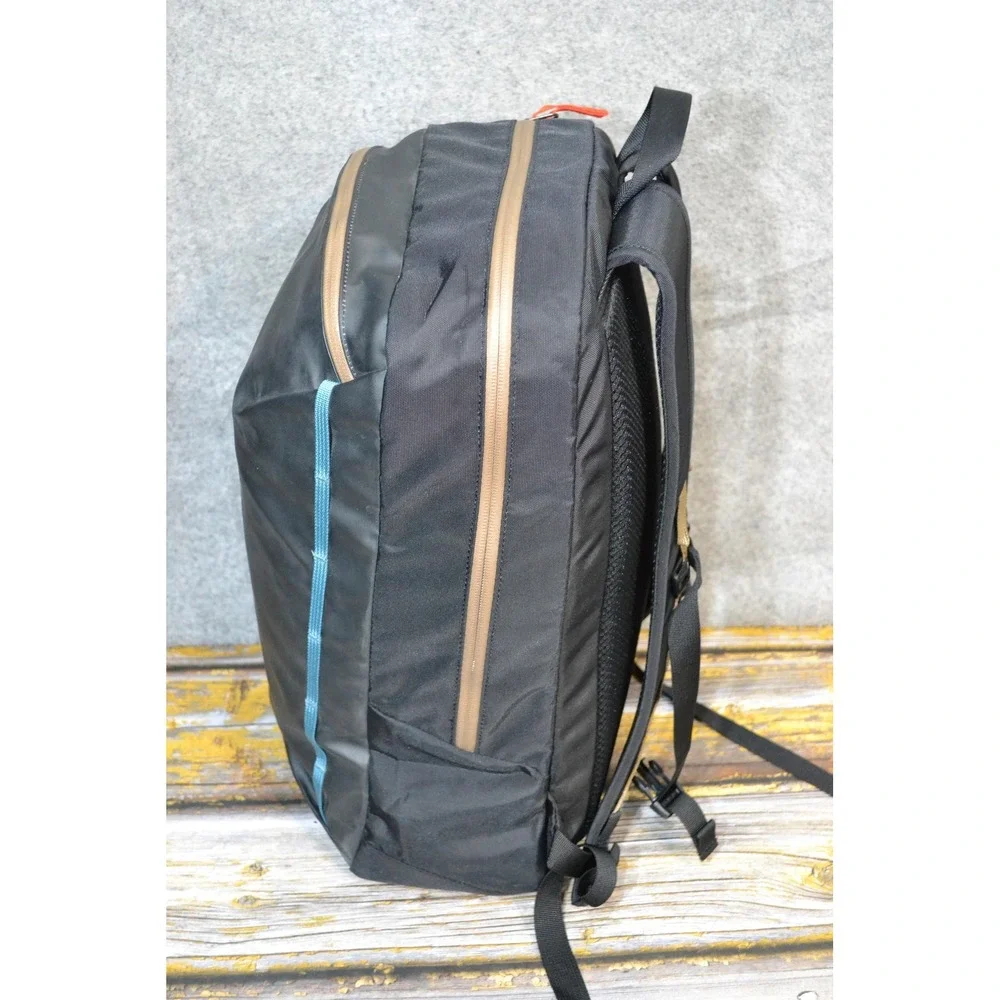 Cotopaxi Vaya 18L Cada Dia Backpack Black Laptop Daypack 18
